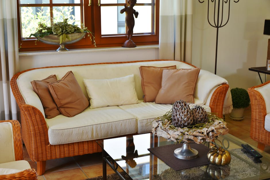 Settee Style: Discover the Best Indoor Wicker Options