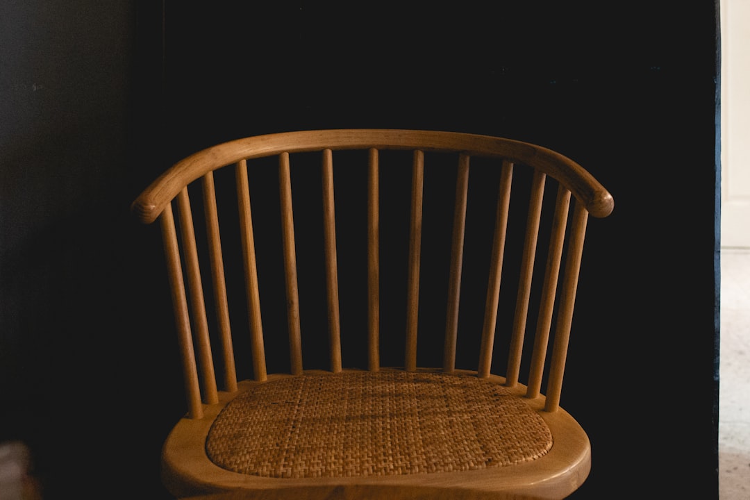 Find Your Perfect Seat: Windsor Dining Armchairs for Sale