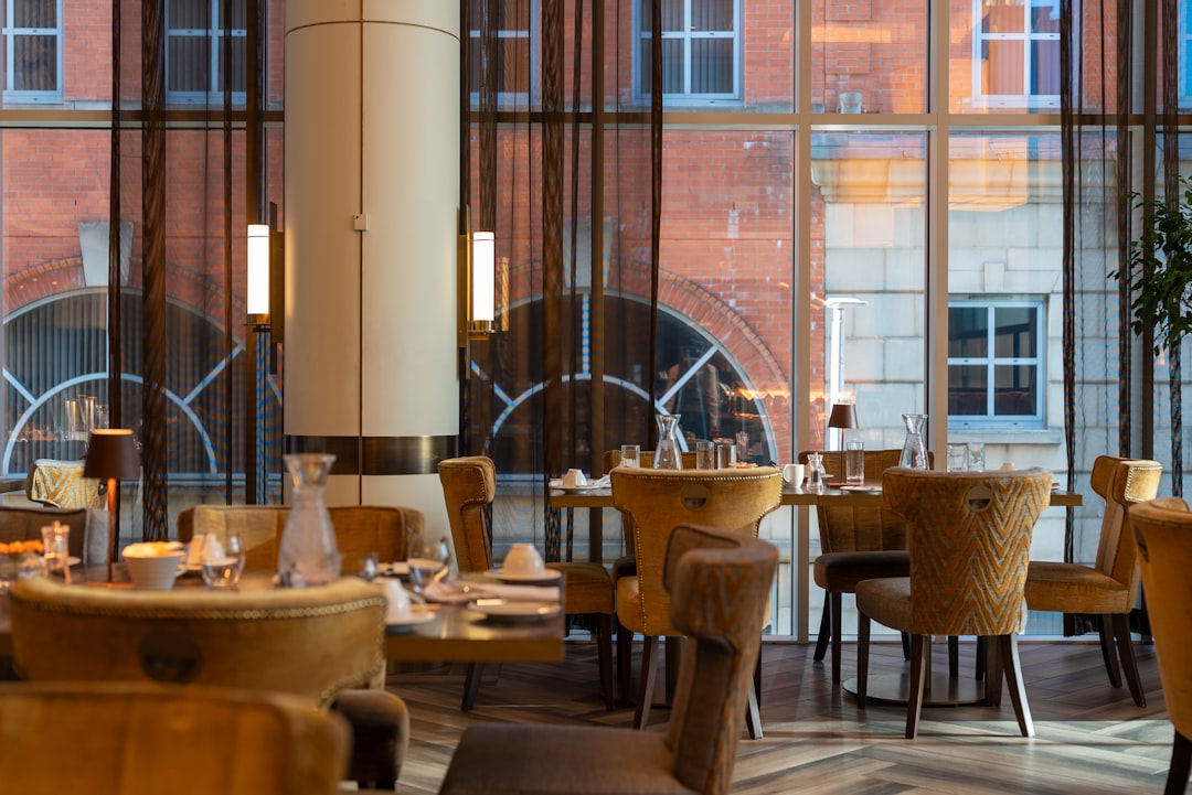 Commercial Comfort: Choosing the Right Arm Chairs for Your Restaurant