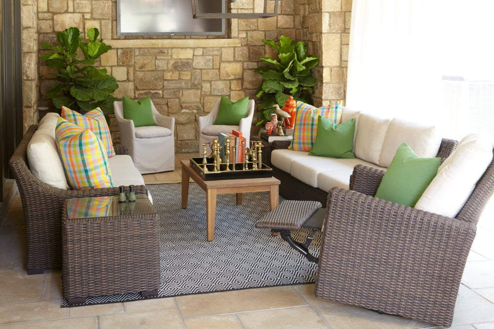 Lloyd Flanders Sofa Lloyd Flanders Mesa Sofa